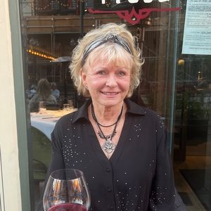 Meet your Posher, Maxine